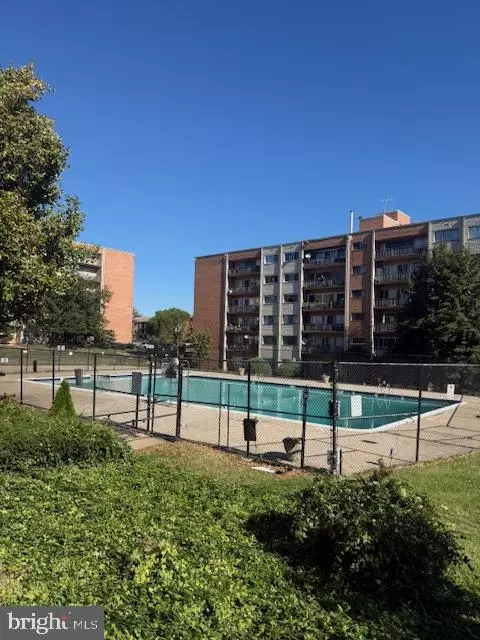 5851 Quantrell Ave #203, Alexandria, VA 22312