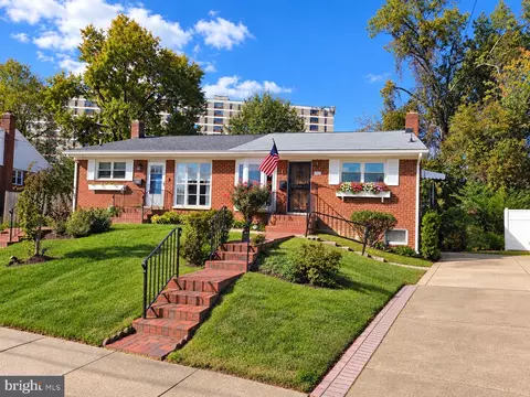 117 Jasper Pl, Alexandria, VA 22304