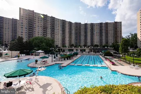 205 Yoakum Pkwy #1818, Alexandria, VA 22304