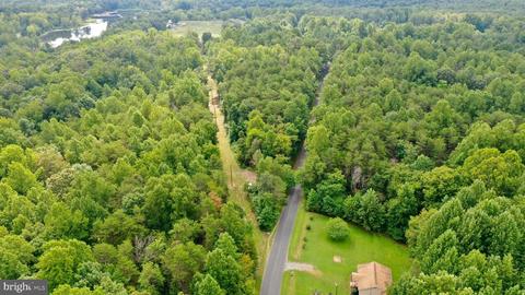 2 Randolph Creek Rd, New Canton, VA 23123