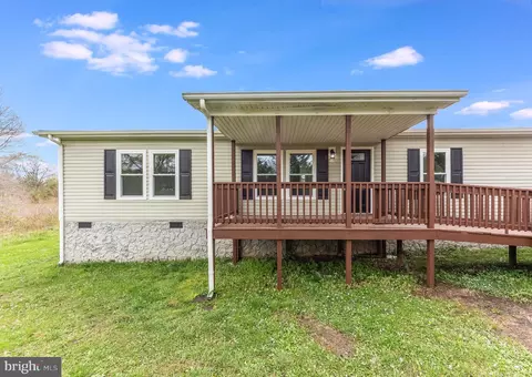 227 Goldmine St, Dillwyn, VA 23936