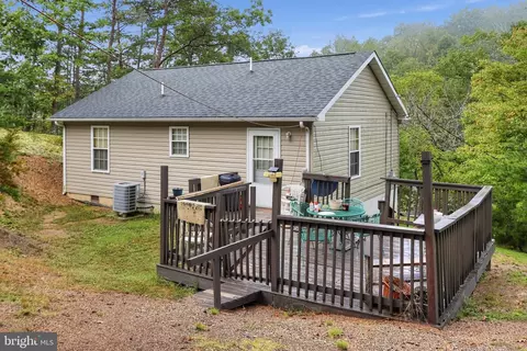 148 Pinehurst Heights Rd, Hot Springs, VA 24445