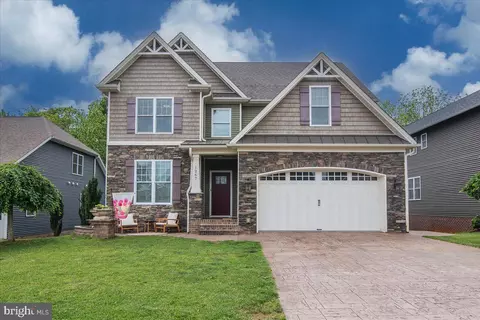 1267 Helmsdale Dr, Forest, VA 24551