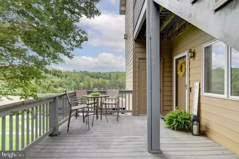 1103 Mariners Way #5, Huddleston, VA 24104