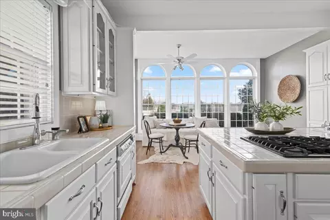 Kitchen - 4059 Lowry Rd, Goode, VA 24556 photo 7 of 11