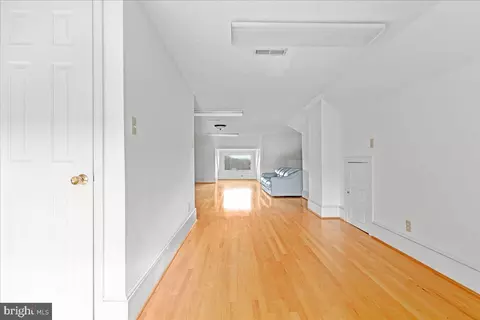 Entry Way - 4059 Lowry Rd, Goode, VA 24556 photo 21 of 28