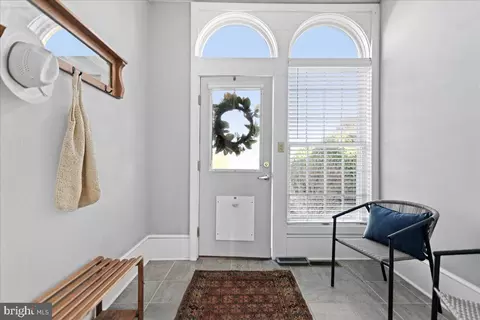 Entry Way - 4059 Lowry Rd, Goode, VA 24556 photo 19 of 28