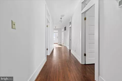 Entry Way - 4059 Lowry Rd, Goode, VA 24556 photo 16 of 28