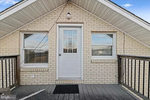 Exterior - 4059 Lowry Rd, Goode, VA 24556 photo 4 of 9