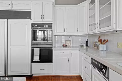 Kitchen - 4059 Lowry Rd, Goode, VA 24556 photo 5 of 11