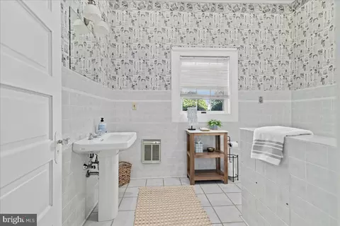 Bath - 4059 Lowry Rd, Goode, VA 24556 photo 10 of 13