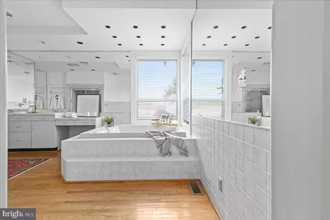 Bath - 4059 Lowry Rd, Goode, VA 24556 photo 1 of 13