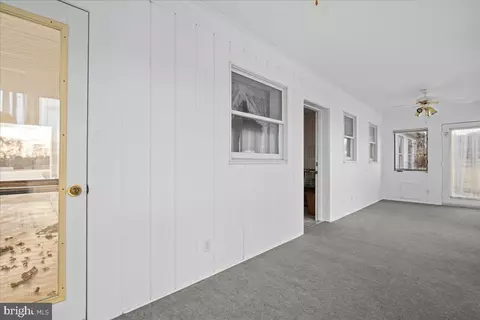 Entry Way - 4059 Lowry Rd, Goode, VA 24556 photo 25 of 28