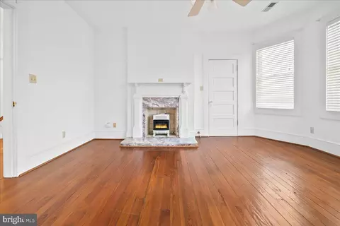 Living - 4059 Lowry Rd, Goode, VA 24556 photo 3 of 4