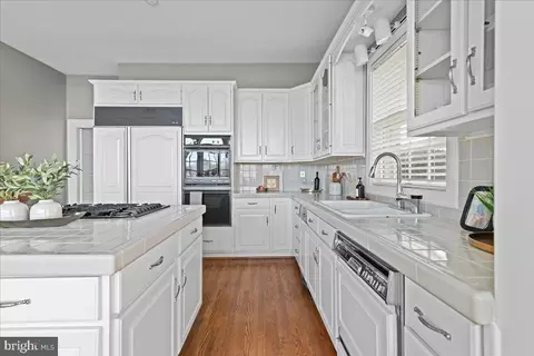 Kitchen - 4059 Lowry Rd, Goode, VA 24556 photo 3 of 11