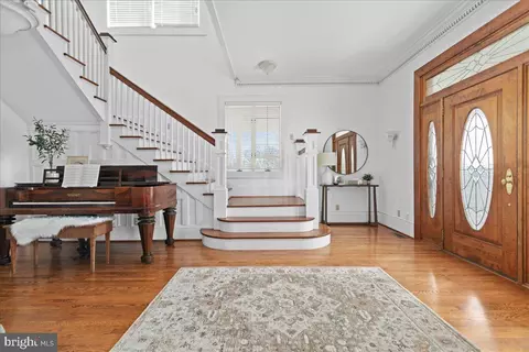 Entry Way - 4059 Lowry Rd, Goode, VA 24556 photo 4 of 28