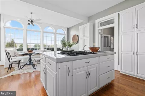 Kitchen - 4059 Lowry Rd, Goode, VA 24556 photo 8 of 11