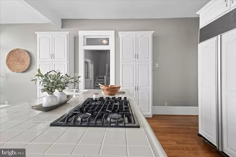 Kitchen - 4059 Lowry Rd, Goode, VA 24556 photo 6 of 11