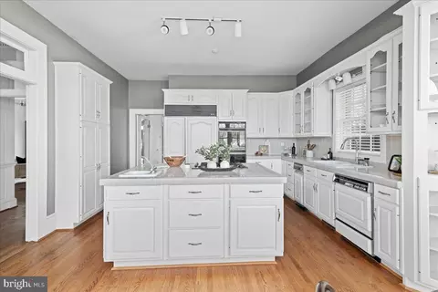 Kitchen - 4059 Lowry Rd, Goode, VA 24556 photo 2 of 11