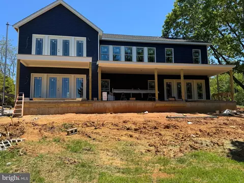 500 Surfside Dr, Moneta, VA 24121