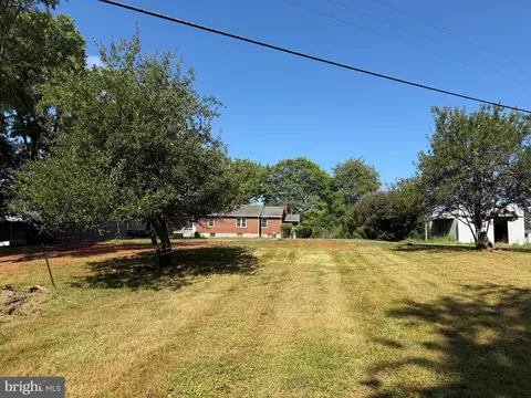 Exterior - 6101 A Goode Rd, Goode, VA 24556 photo 2 of 17