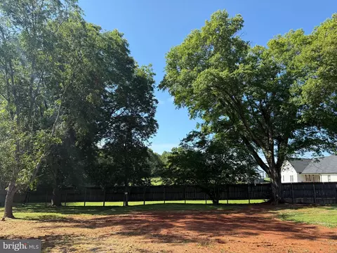 Exterior - 6101 A Goode Rd, Goode, VA 24556 photo 15 of 17