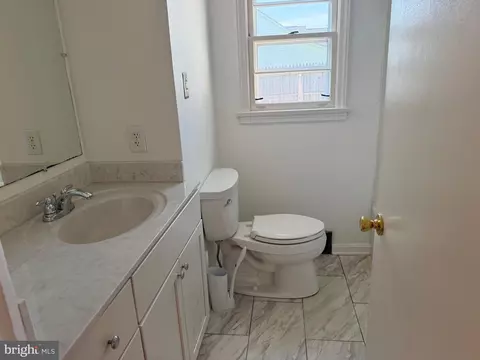 Bath - 6101 A Goode Rd, Goode, VA 24556 photo 1 of 4