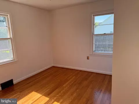 Bedroom - 6101 A Goode Rd, Goode, VA 24556 photo 6 of 8