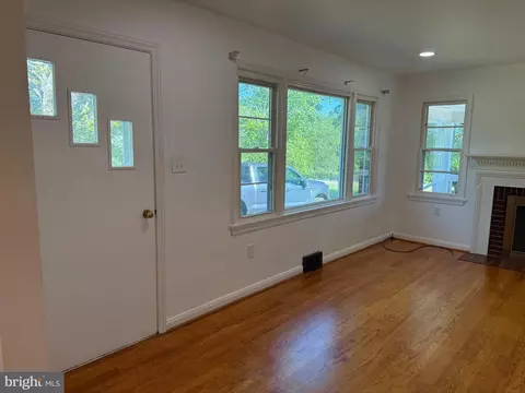 Living - 6101 A Goode Rd, Goode, VA 24556 photo 3 of 6