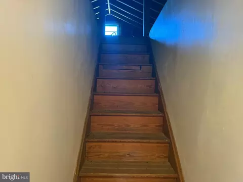 Entry Way - 6101 A Goode Rd, Goode, VA 24556 photo 3 of 4
