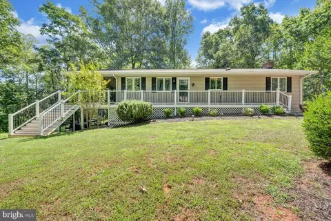 1439 Kaseys Lakeview Dr, Moneta, VA 24121