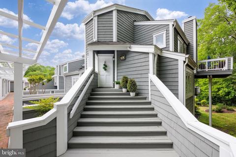 19 Spinnaker Cove Dr, Midlothian, VA 23112