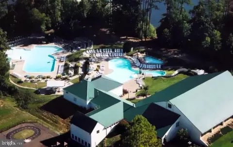 5908 Rosebay Forest Rd, Midlothian, VA 23112