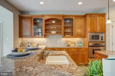 Kitchen - 3013 Hedgeway Pl, Midlothian, VA 23113 photo 6 of 7