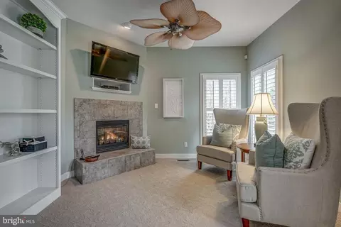 Living - 3013 Hedgeway Pl, Midlothian, VA 23113 photo 10 of 10
