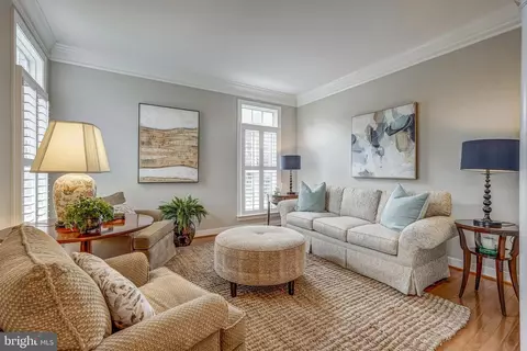 Living - 3013 Hedgeway Pl, Midlothian, VA 23113 photo 1 of 10