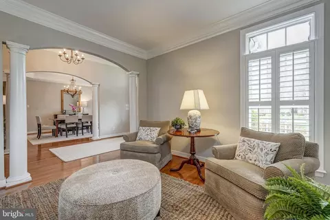 Living - 3013 Hedgeway Pl, Midlothian, VA 23113 photo 2 of 10