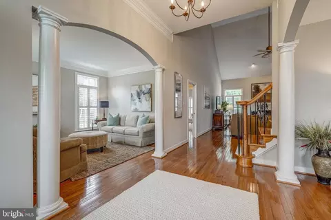 Entry Way - 3013 Hedgeway Pl, Midlothian, VA 23113 photo 2 of 9