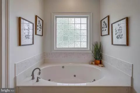 Bath - 3260 Queens Grant Dr, Midlothian, VA 23113 photo 3 of 8