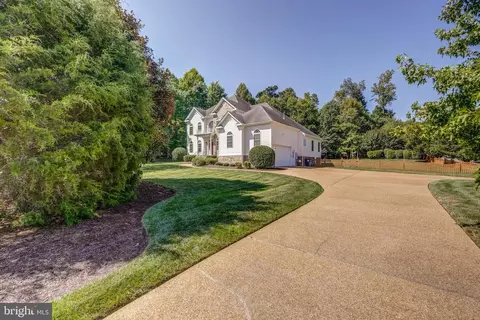 Exterior - 3260 Queens Grant Dr, Midlothian, VA 23113 photo 4 of 17