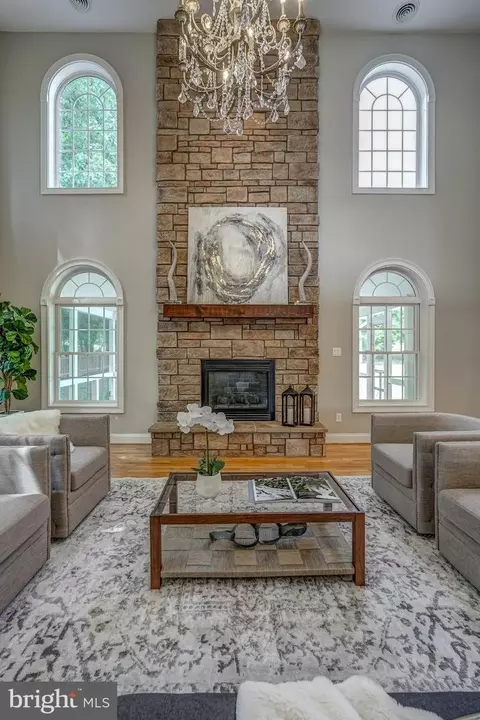 Living - 3260 Queens Grant Dr, Midlothian, VA 23113 photo 3 of 3