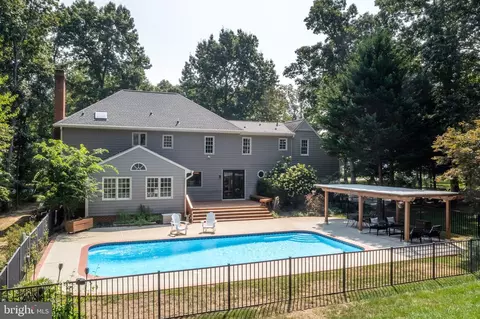 Exterior - 2310 Chartstone Dr, Midlothian, VA 23113 photo 18 of 19