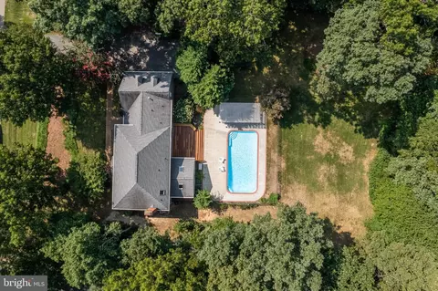 Exterior - 2310 Chartstone Dr, Midlothian, VA 23113 photo 19 of 19