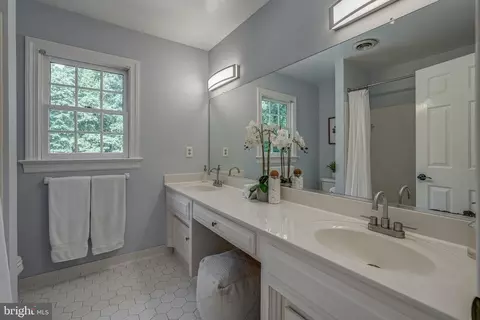 Bath - 2310 Chartstone Dr, Midlothian, VA 23113 photo 3 of 4