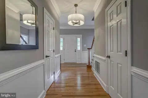 Entry Way - 2310 Chartstone Dr, Midlothian, VA 23113 photo 2 of 7