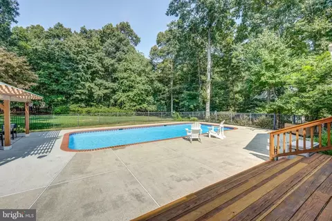 Exterior - 2310 Chartstone Dr, Midlothian, VA 23113 photo 15 of 19