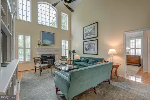 Living - 13124 Penhurst Rd, Midlothian, VA 23113 photo 3 of 6