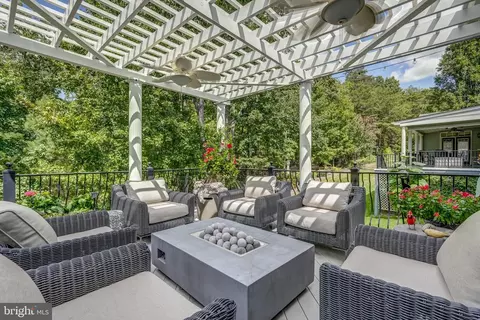Exterior - 13124 Penhurst Rd, Midlothian, VA 23113 photo 16 of 27