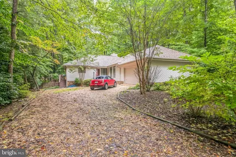 3702 Commodore Point Cir, Midlothian, VA 23112