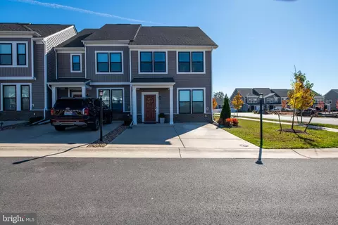 12233 Dutch Elm Cir, Midlothian, VA 23112
